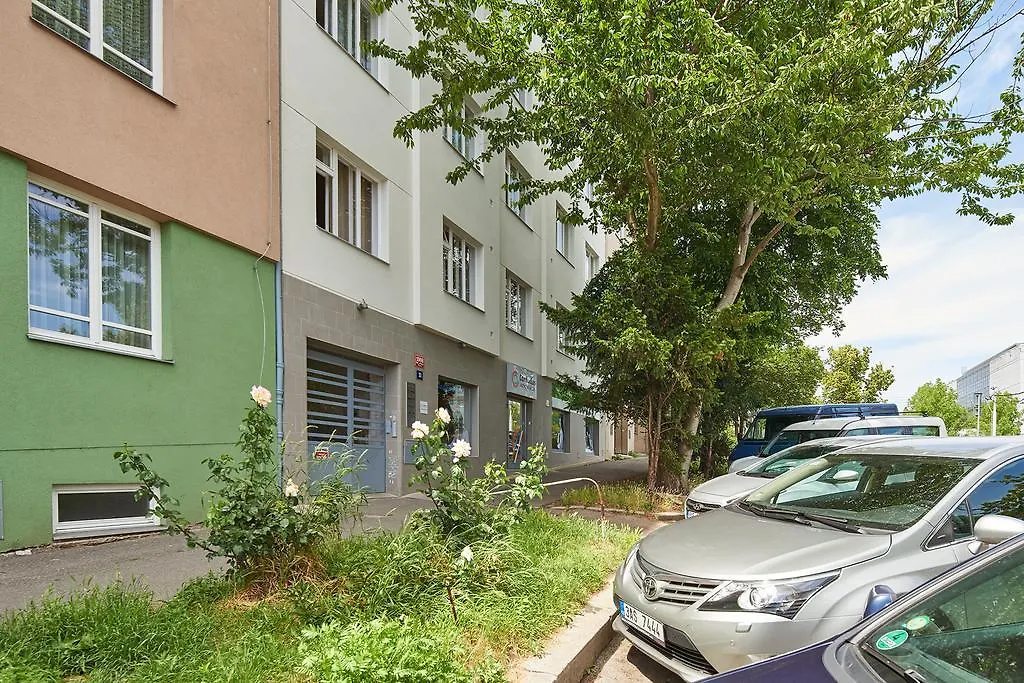 Residence Hollarovo Namesti Prague Apartment
